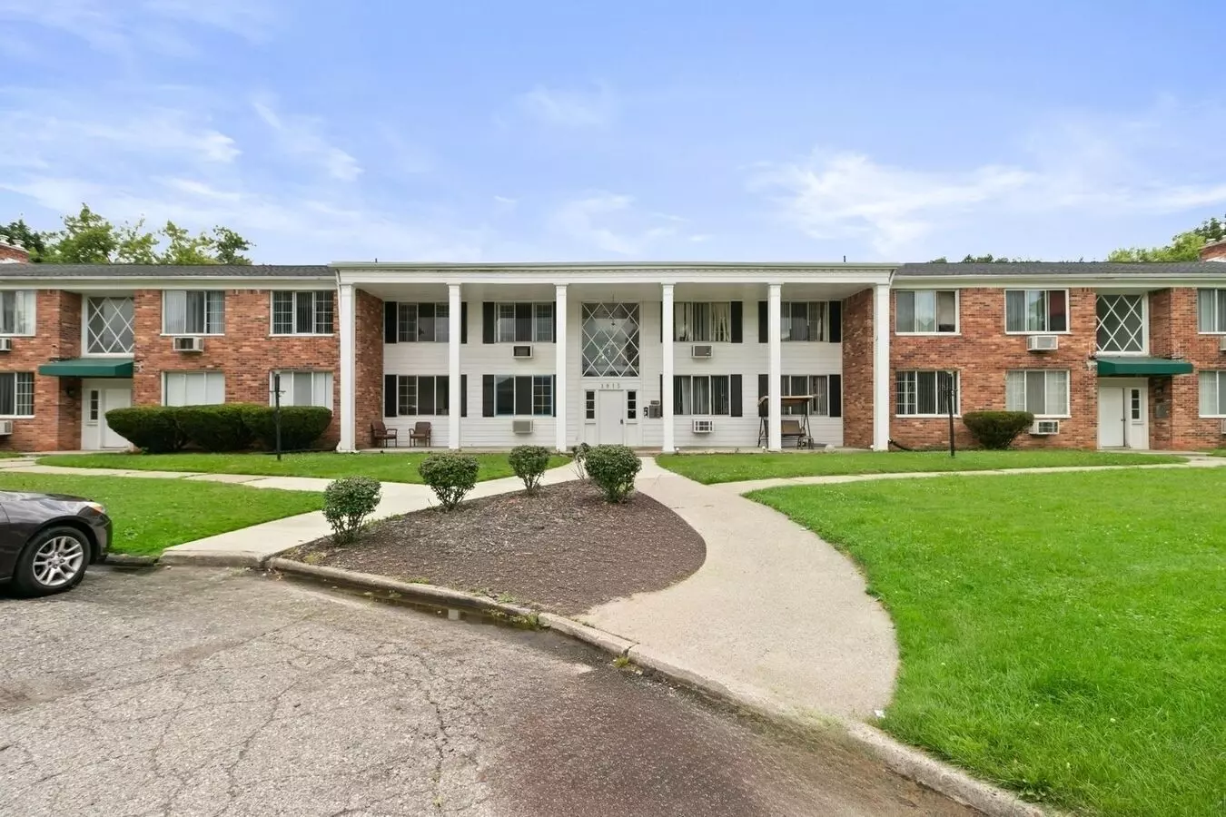 Potomac Village Apartments Amenities