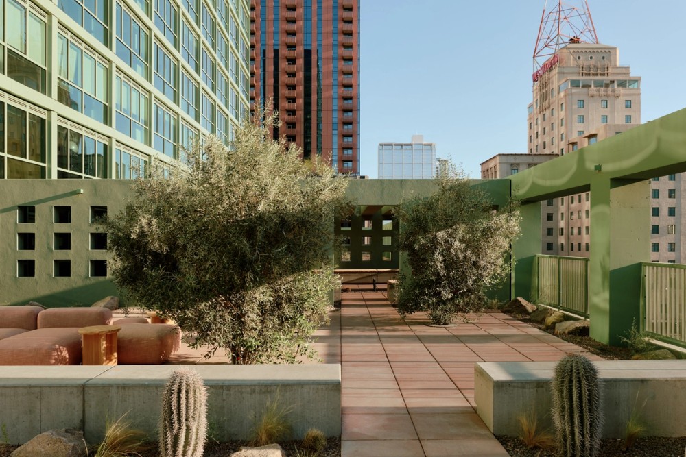 Ray Phoenix exterior