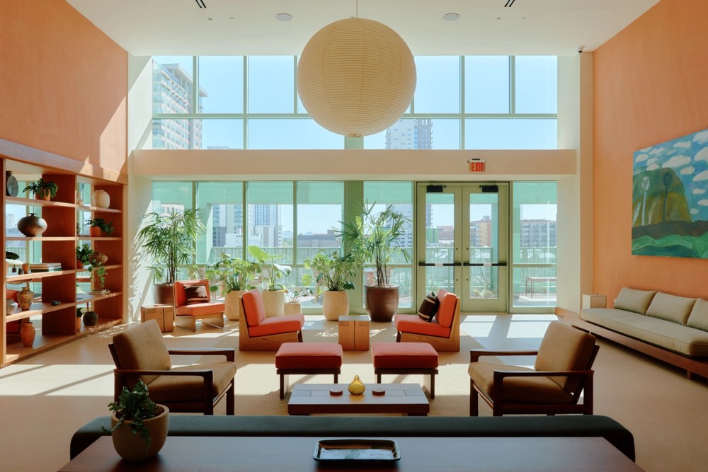 Ray Phoenix Exterior