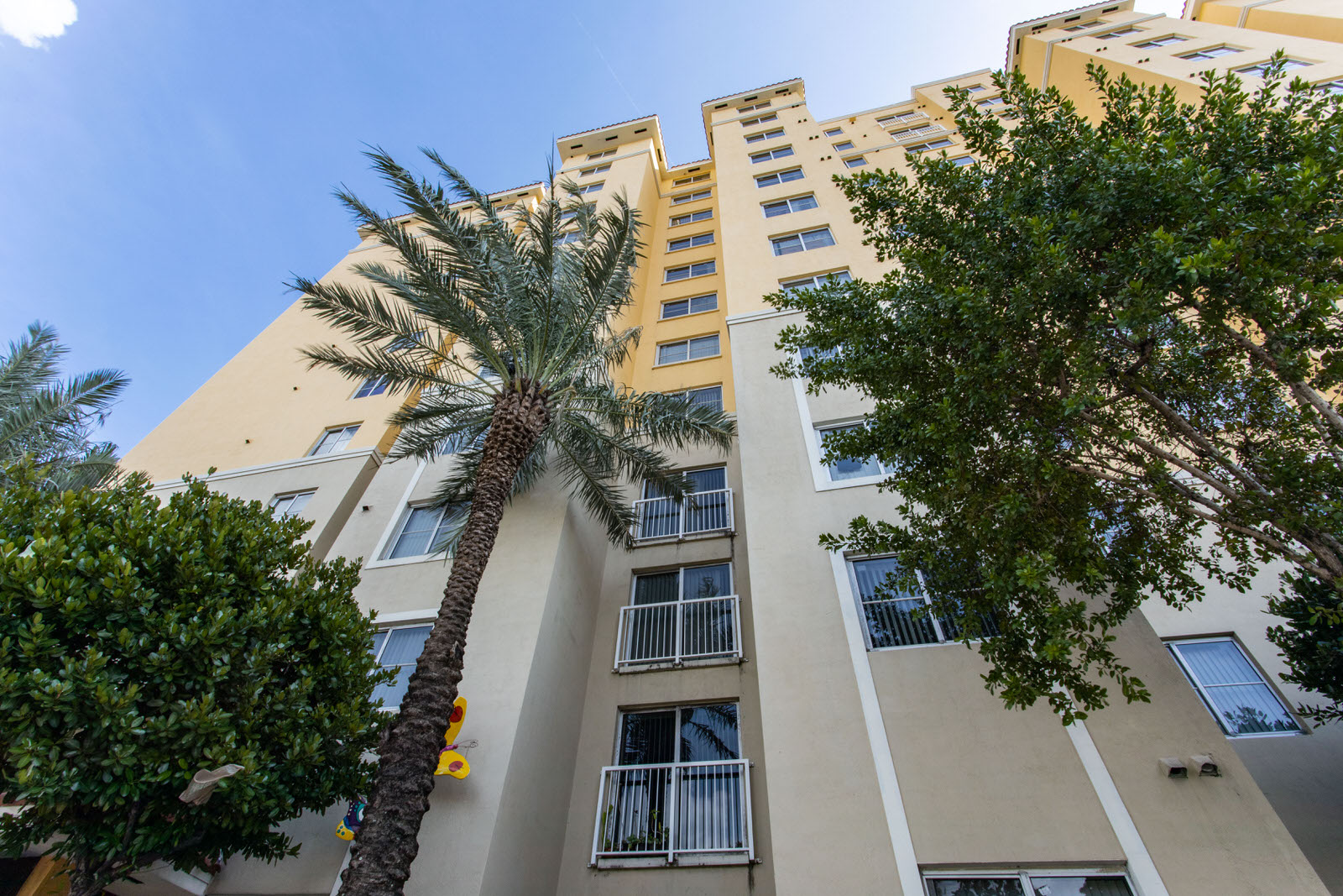 Rayos del Sol Apartments exterior