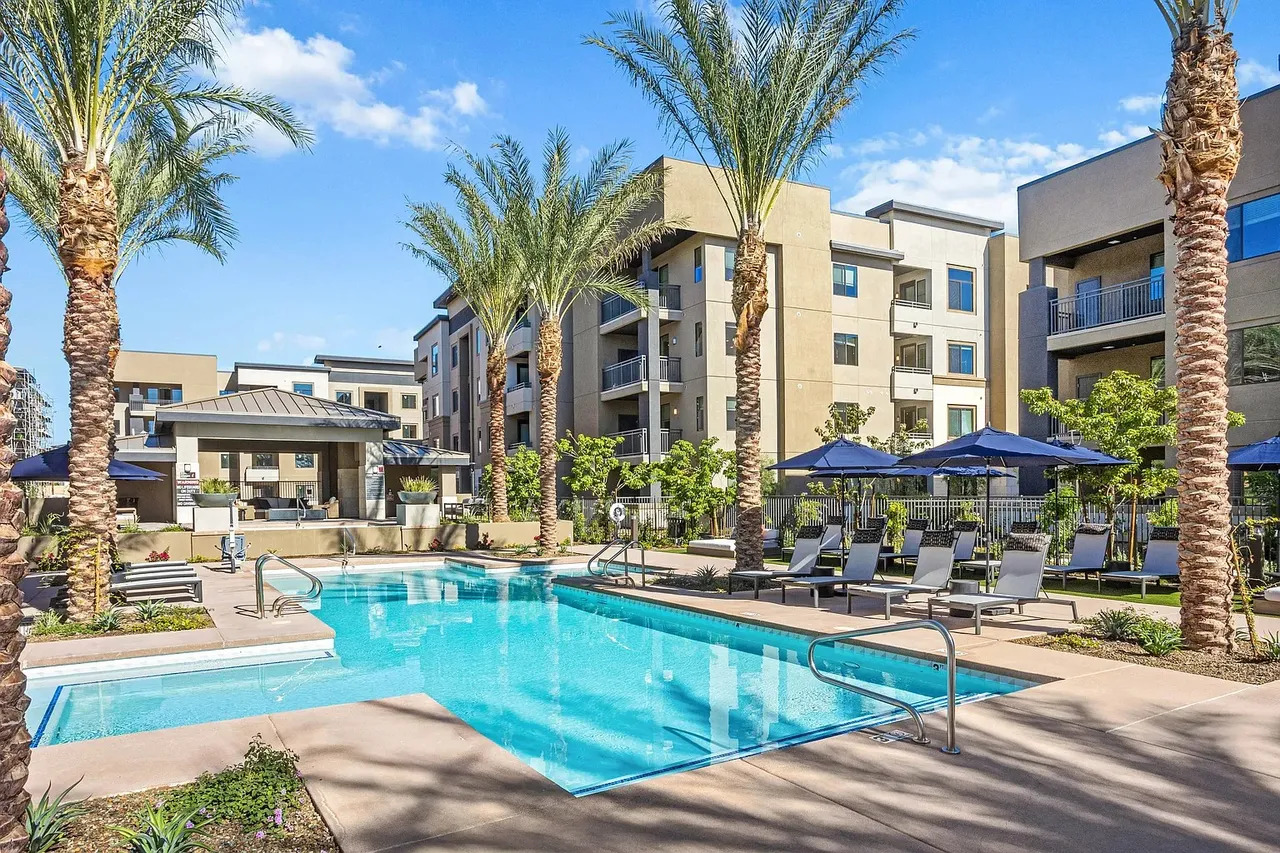 Reflect at Dobson Ranch Amenities