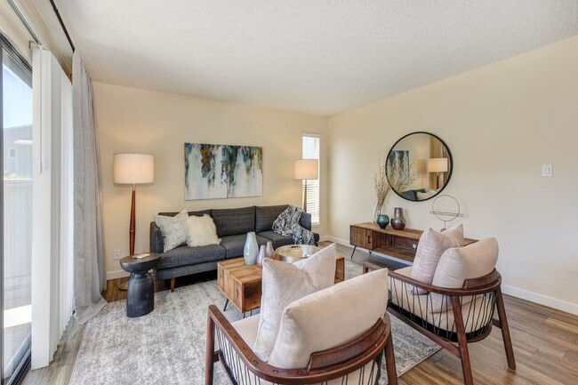 Renaissance Park Apartments Amenities