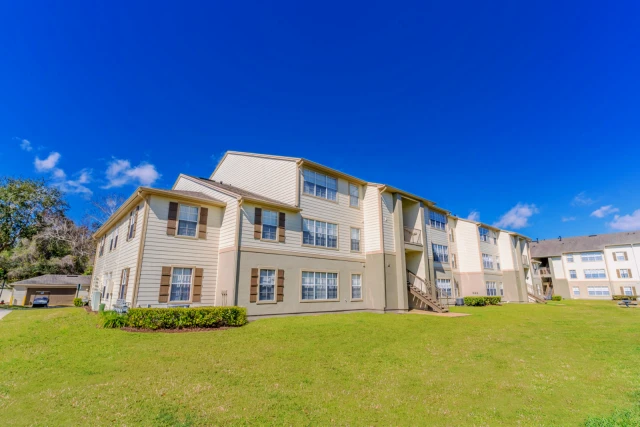 Retreat at Valencia Apartment Homes exterior