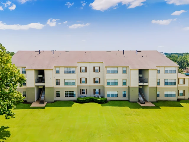 Retreat at Valencia Apartment Homes Exterior