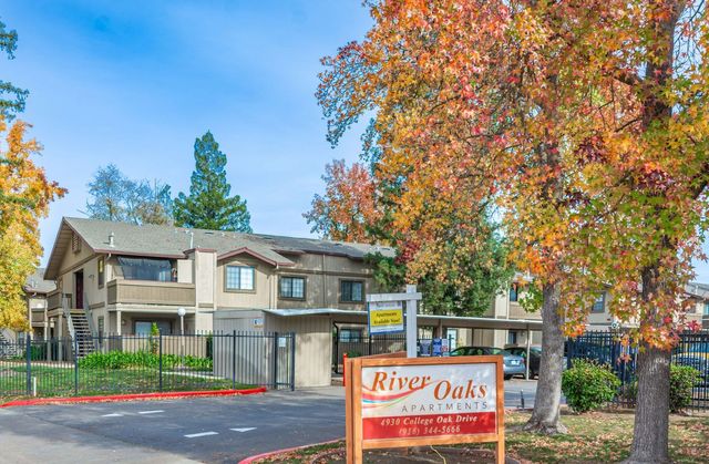 River Oaks Apartments exterior