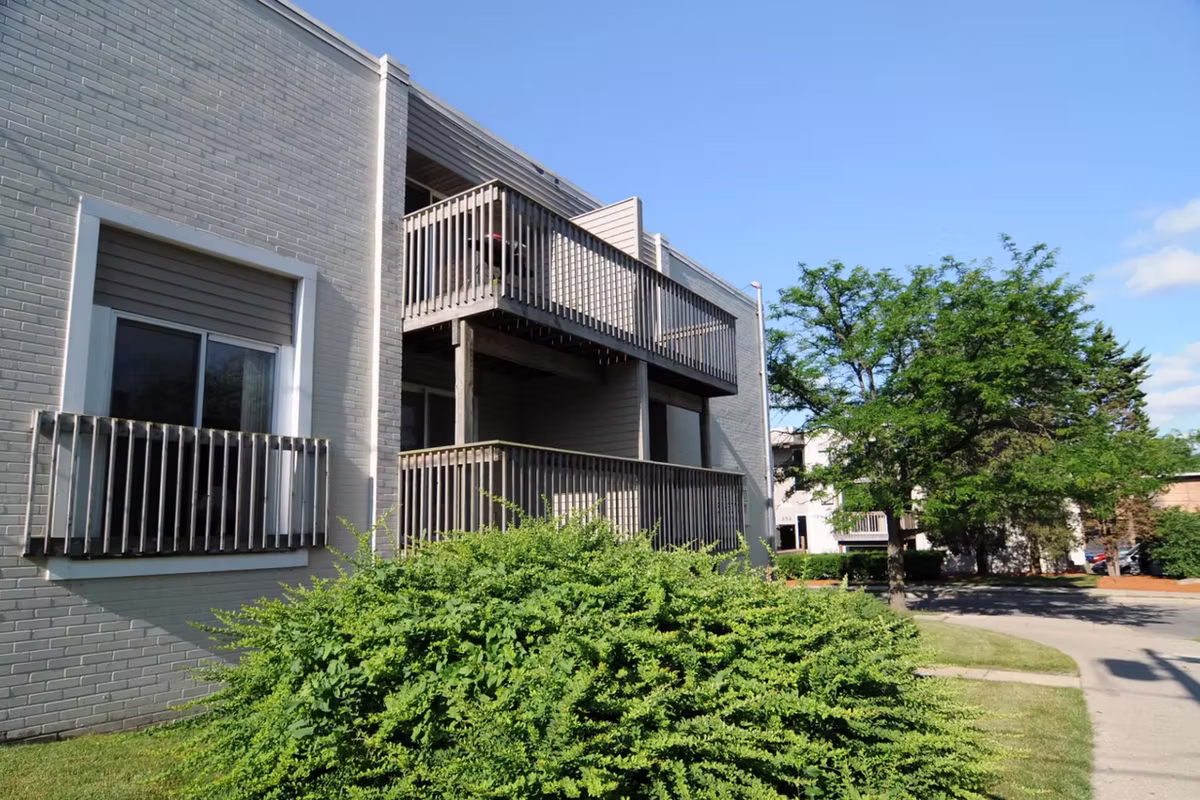 River Park Apartments East Lansing exterior