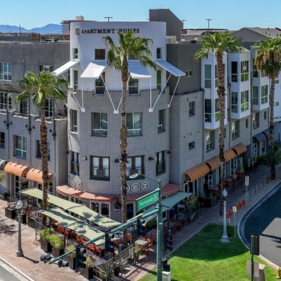 Roosevelt Square Exterior