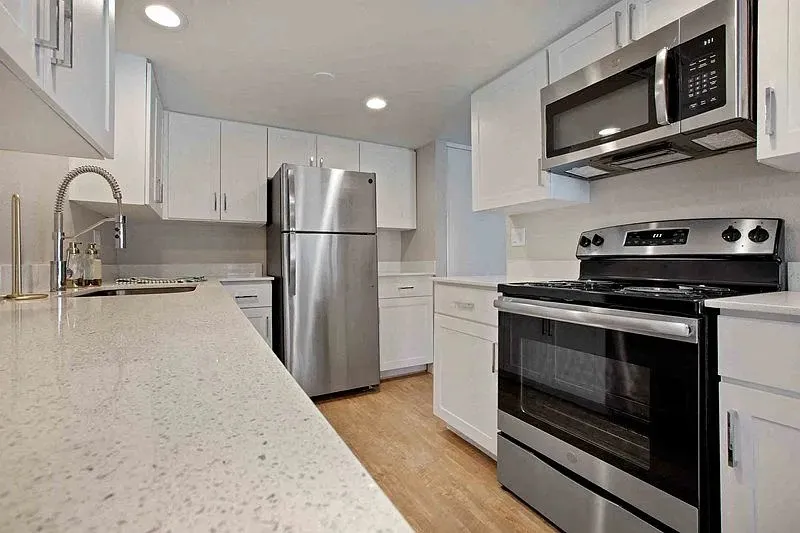 Shoreline at the Lakes Amenities