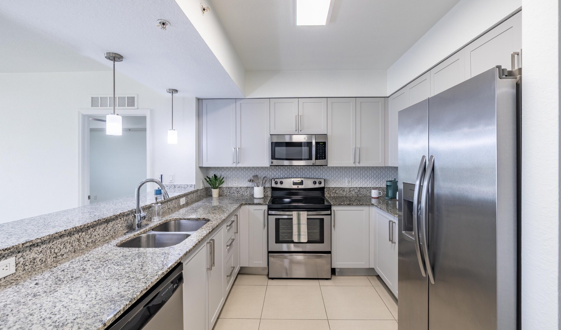 Solena West Miami exterior