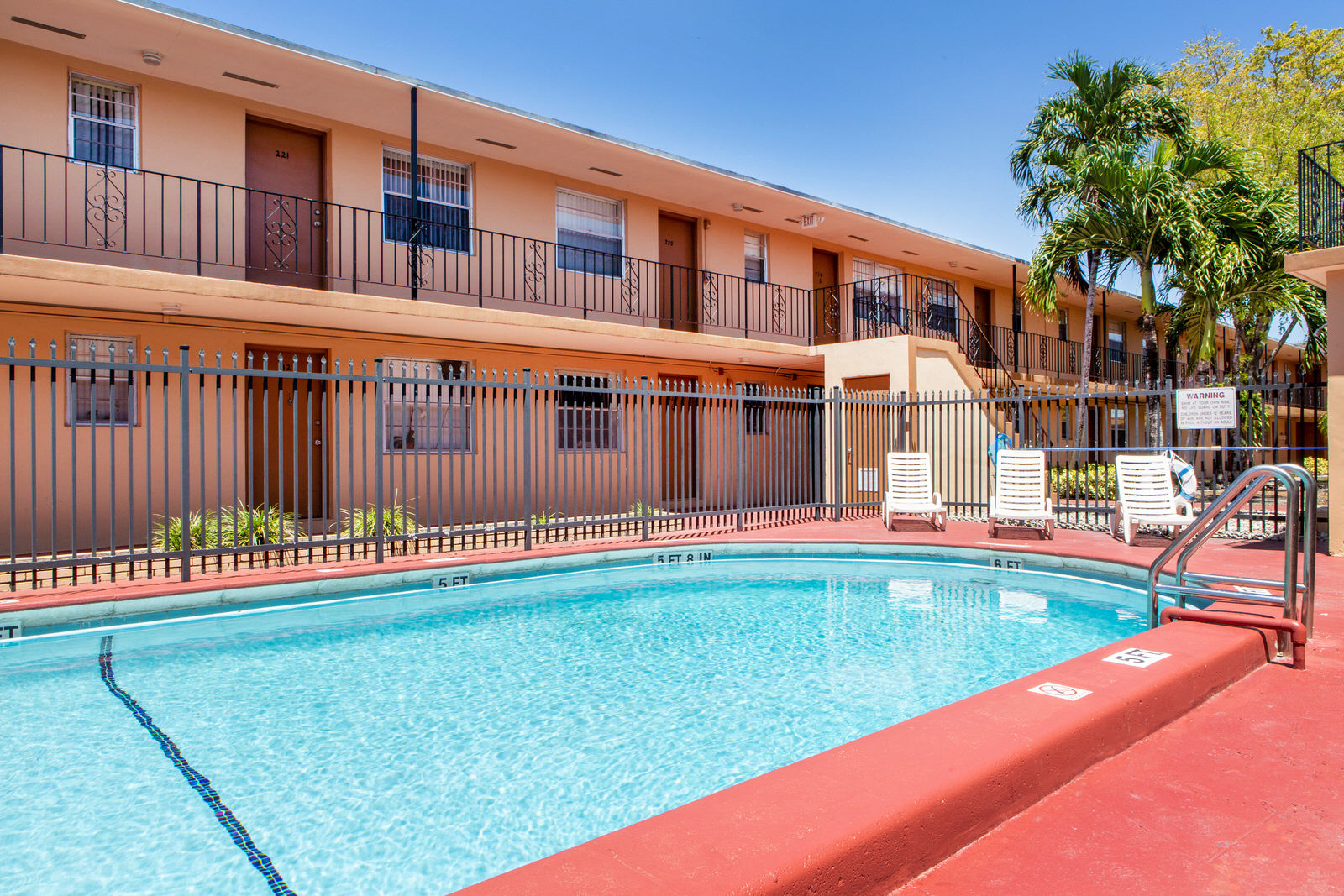 Springtree Apartments Exterior