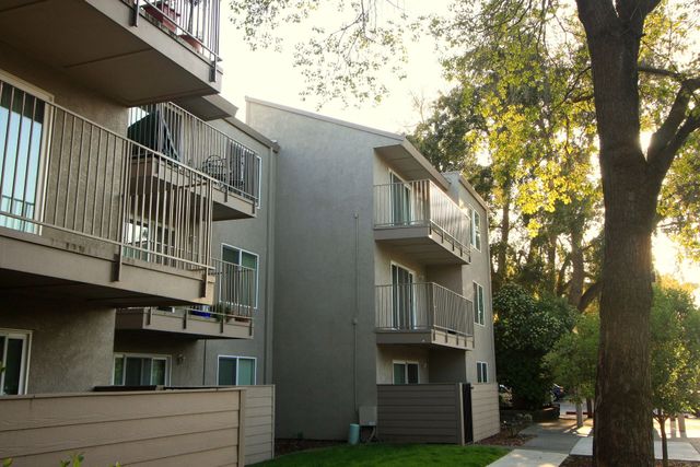 Stonegate Village Apartments exterior