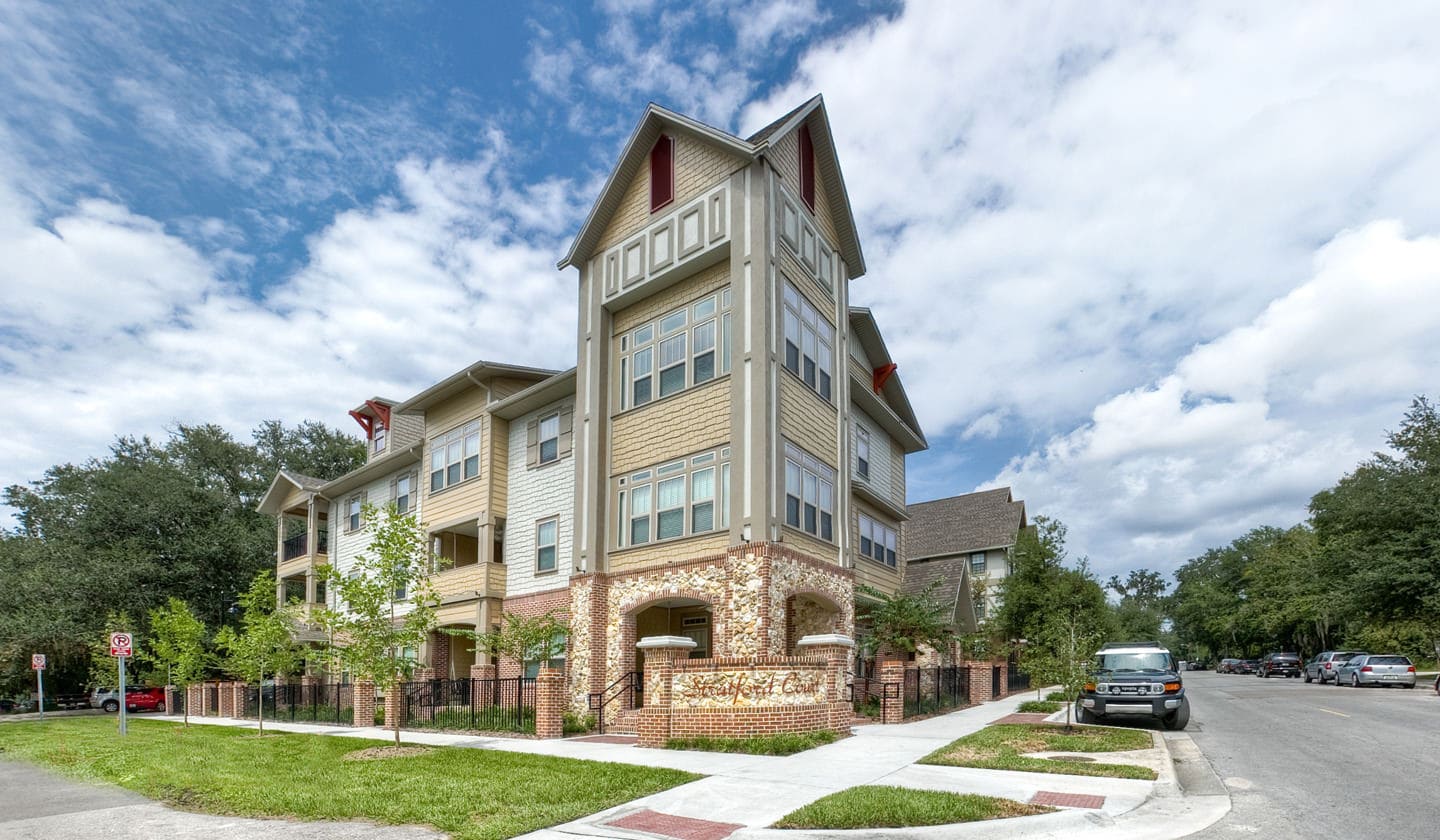 Stratford Court Apartments 2009 Amenities