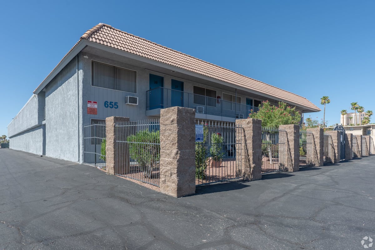 Sugartree Apartments exterior