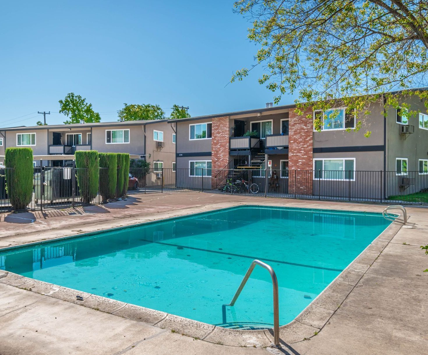Summer Trace Apartments Exterior