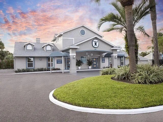 The Bahia Apartments exterior