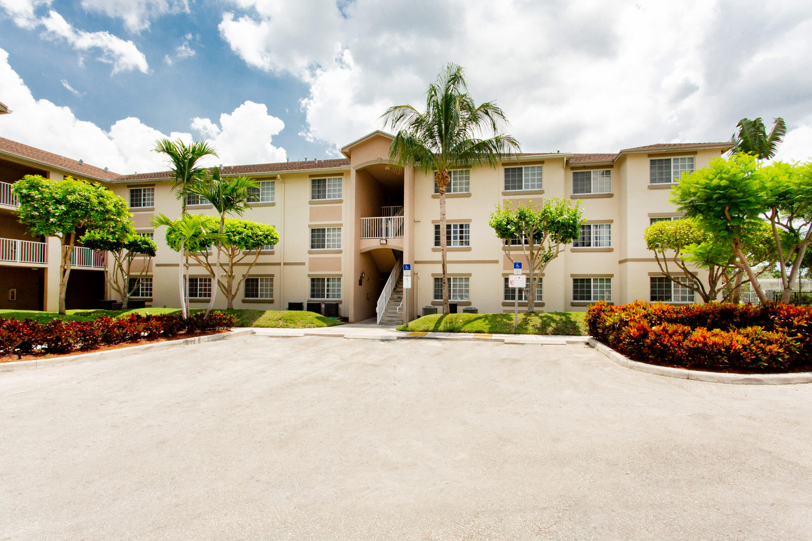 The Corinthian Apartments Amenities