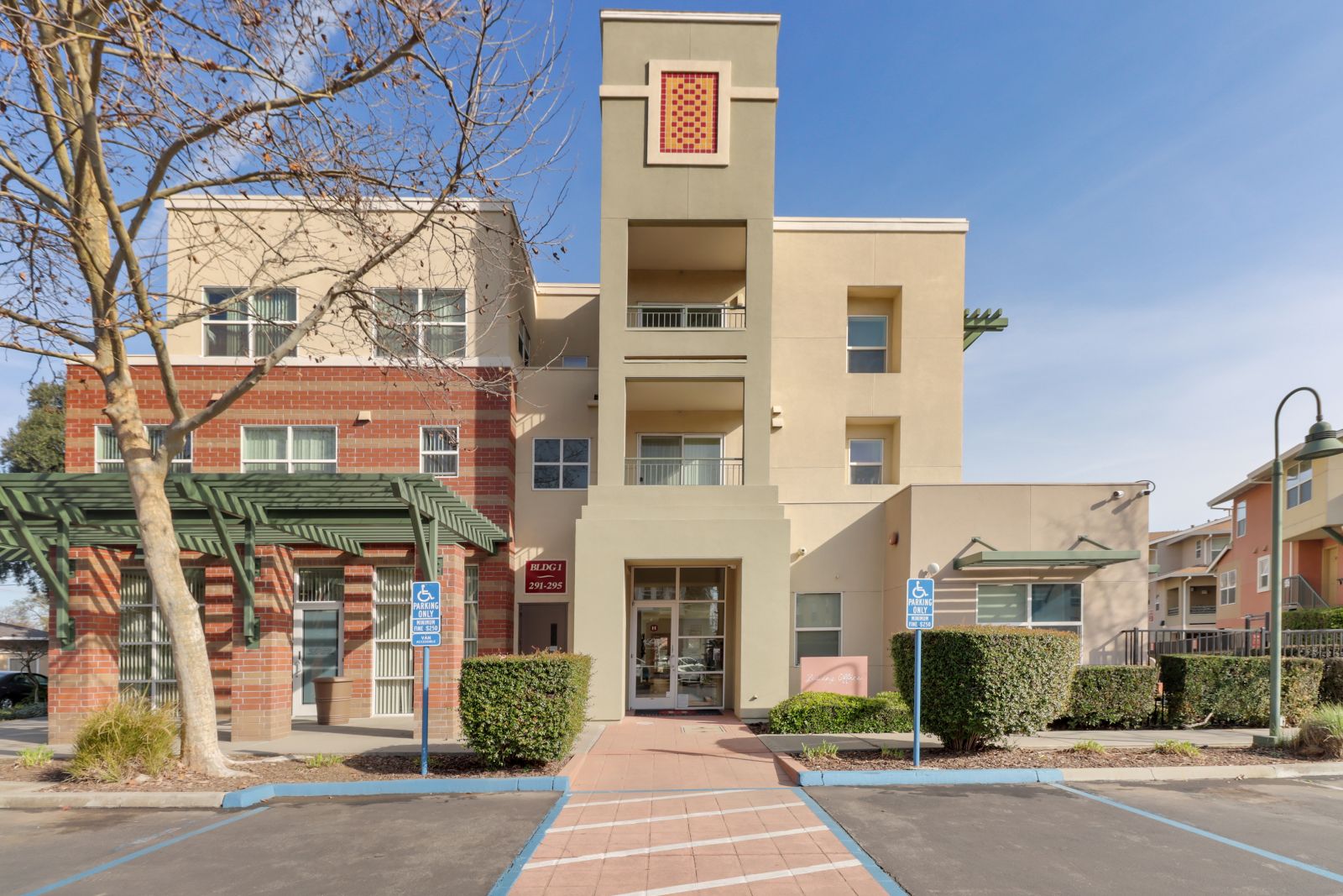 The Lexington Apartments exterior