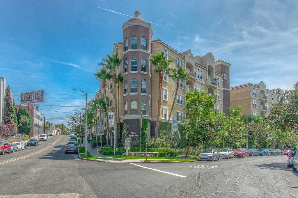 The Mission Apartments Exterior