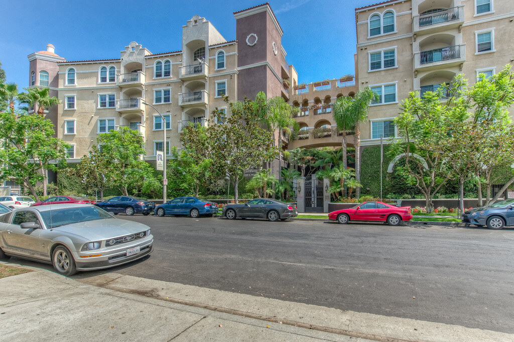 The Mission Apartments exterior