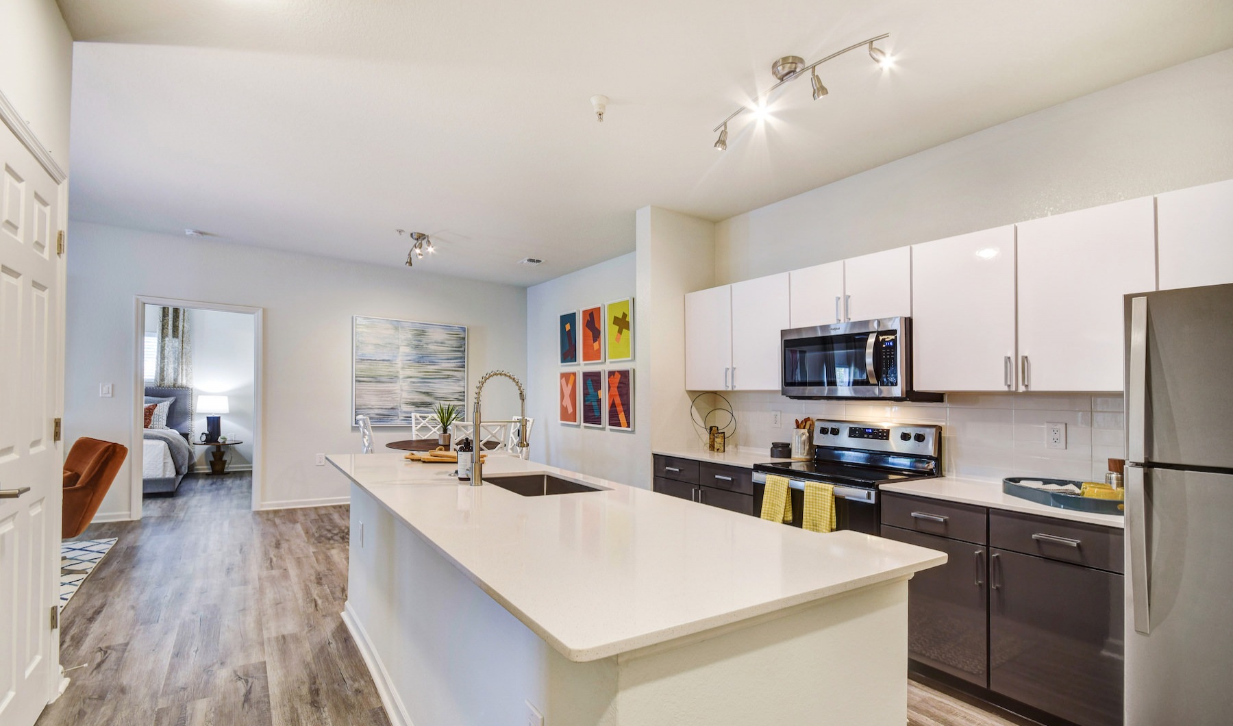 The Monaco at Waterford Lakes Amenities