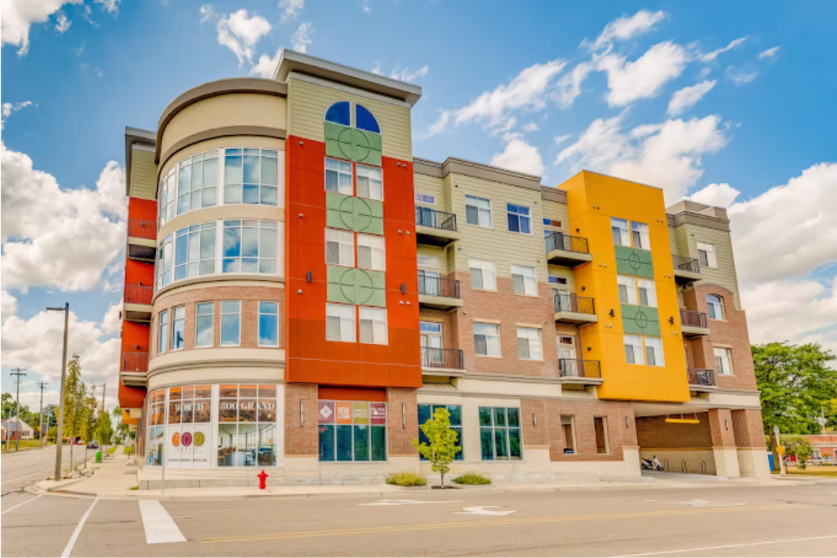 The Oaks Apartments exterior