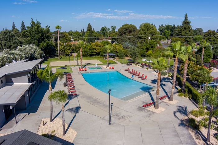 The Phoenix Sacramento Amenities