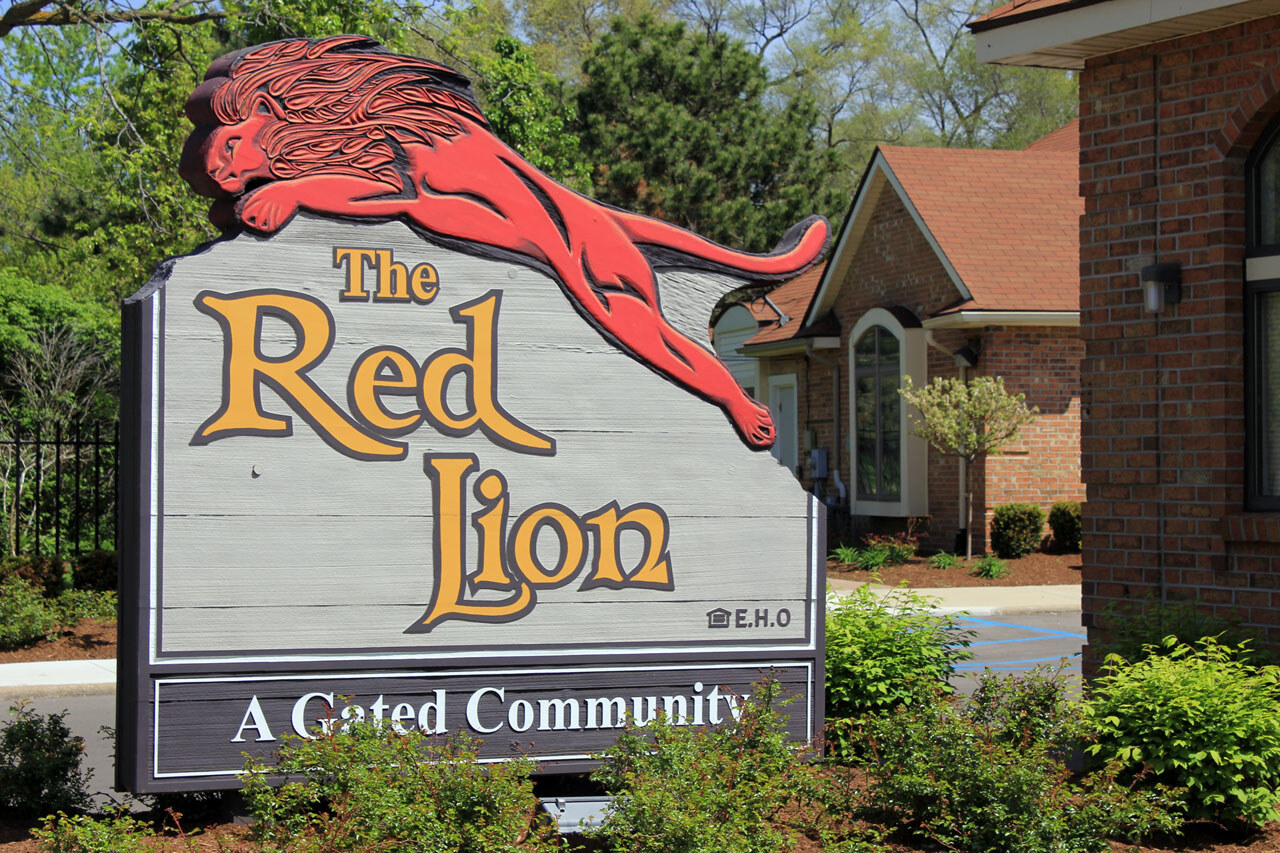 The Red Lion Apartments Exterior