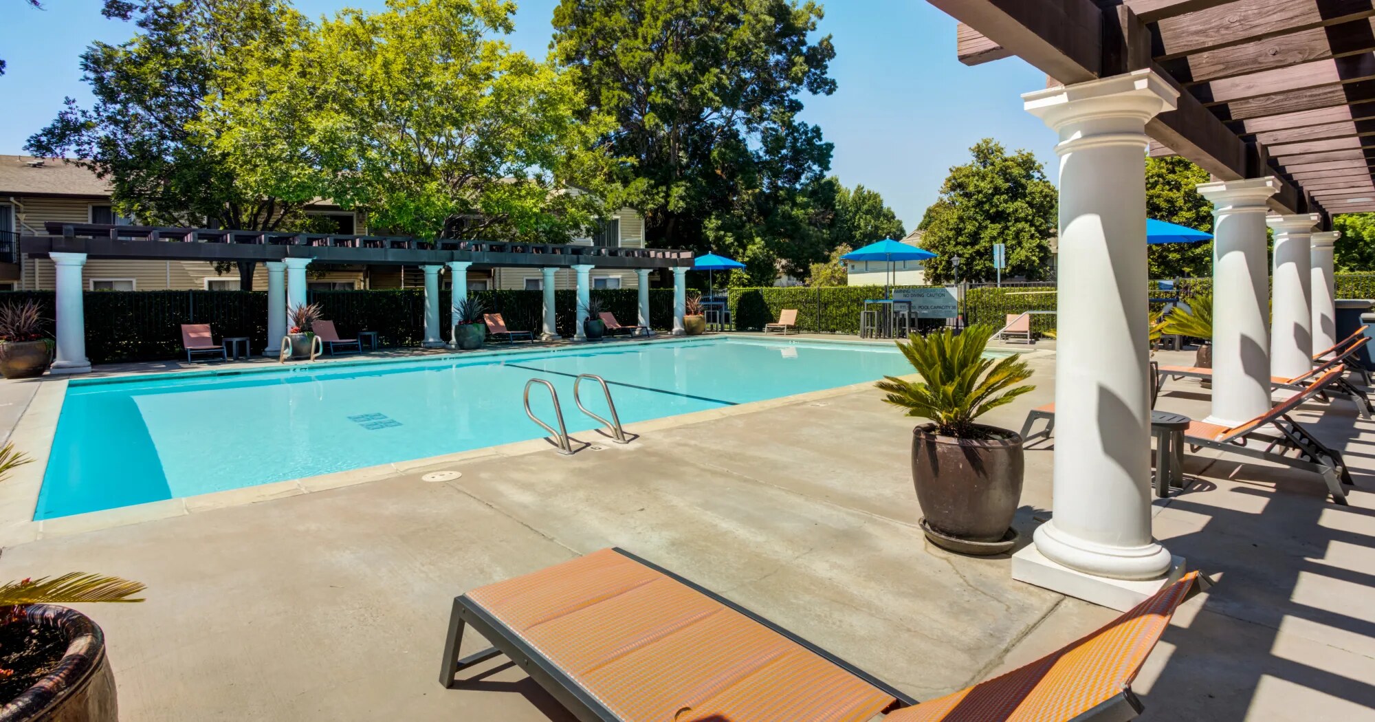 The Woodlands Sacramento exterior