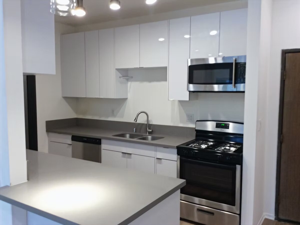 Tiverton Court Apartments Amenities