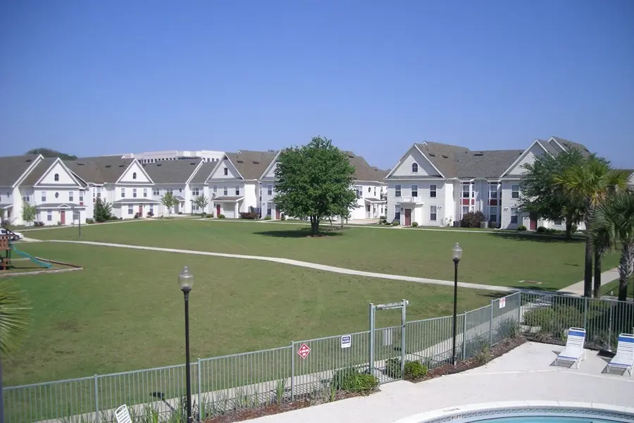 Twin Oaks at Southwood exterior