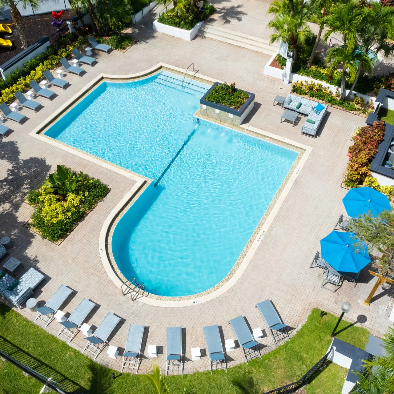 Valencia at Doral exterior