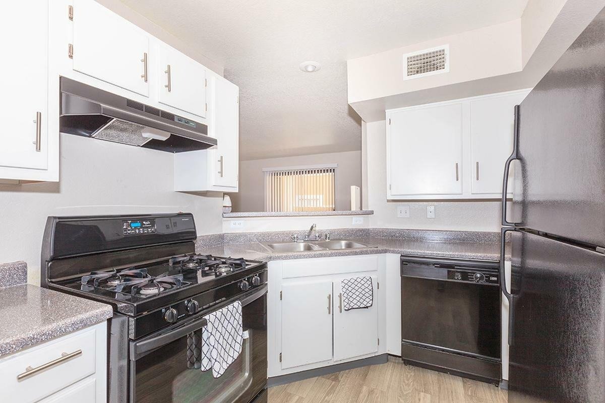 Vellagio Apartments Amenities