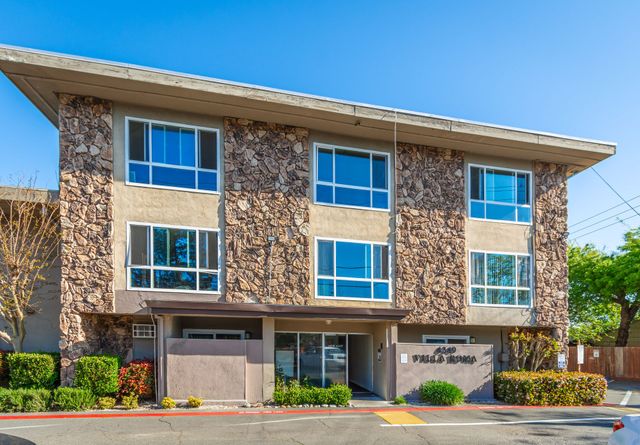 Villa Roma Apartments exterior