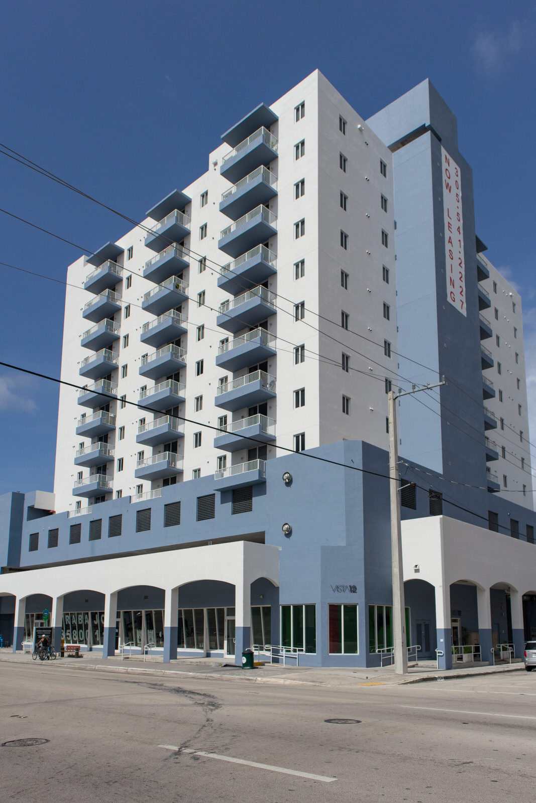Vista 12 Apartments Exterior