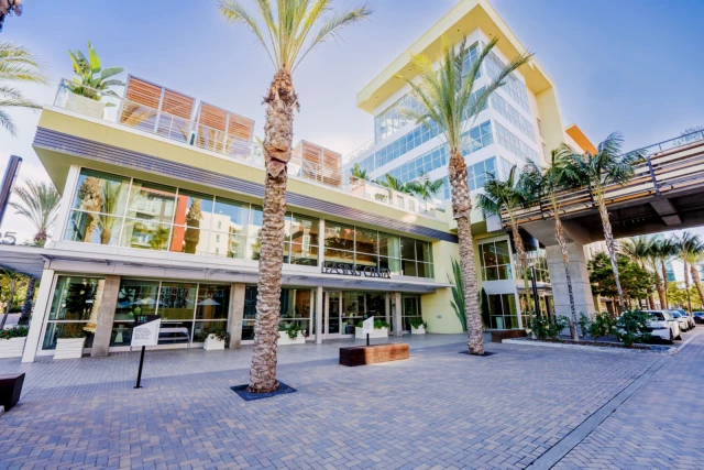 Vive on the Park exterior