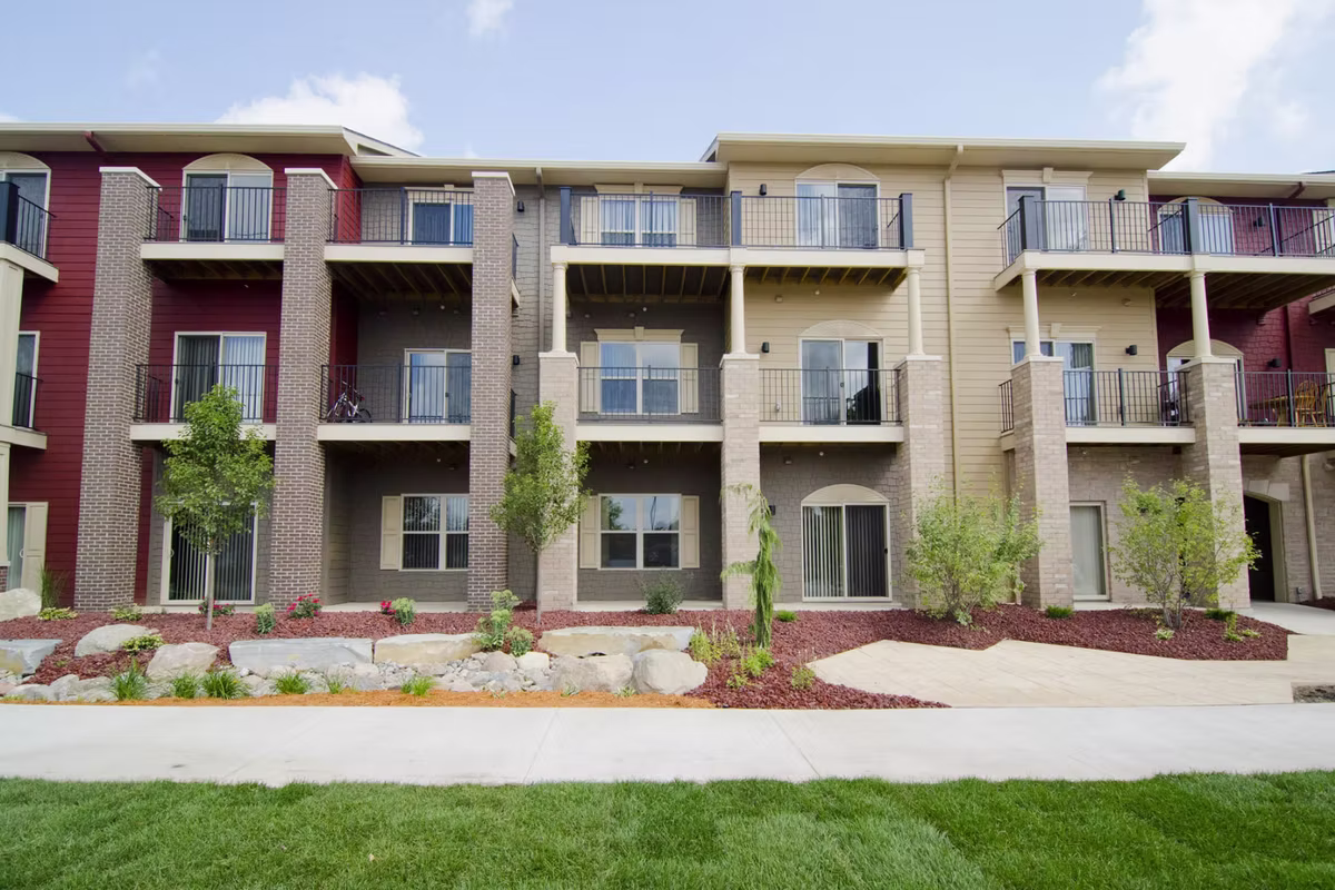 Waterbury Place Apartments Amenities