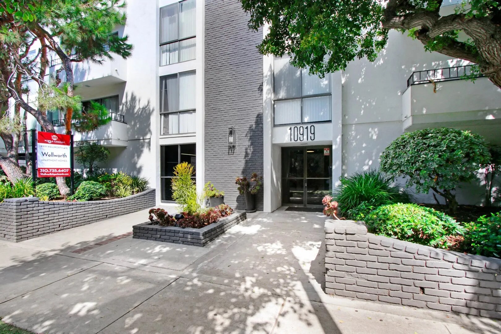 Wellworth Apartments exterior