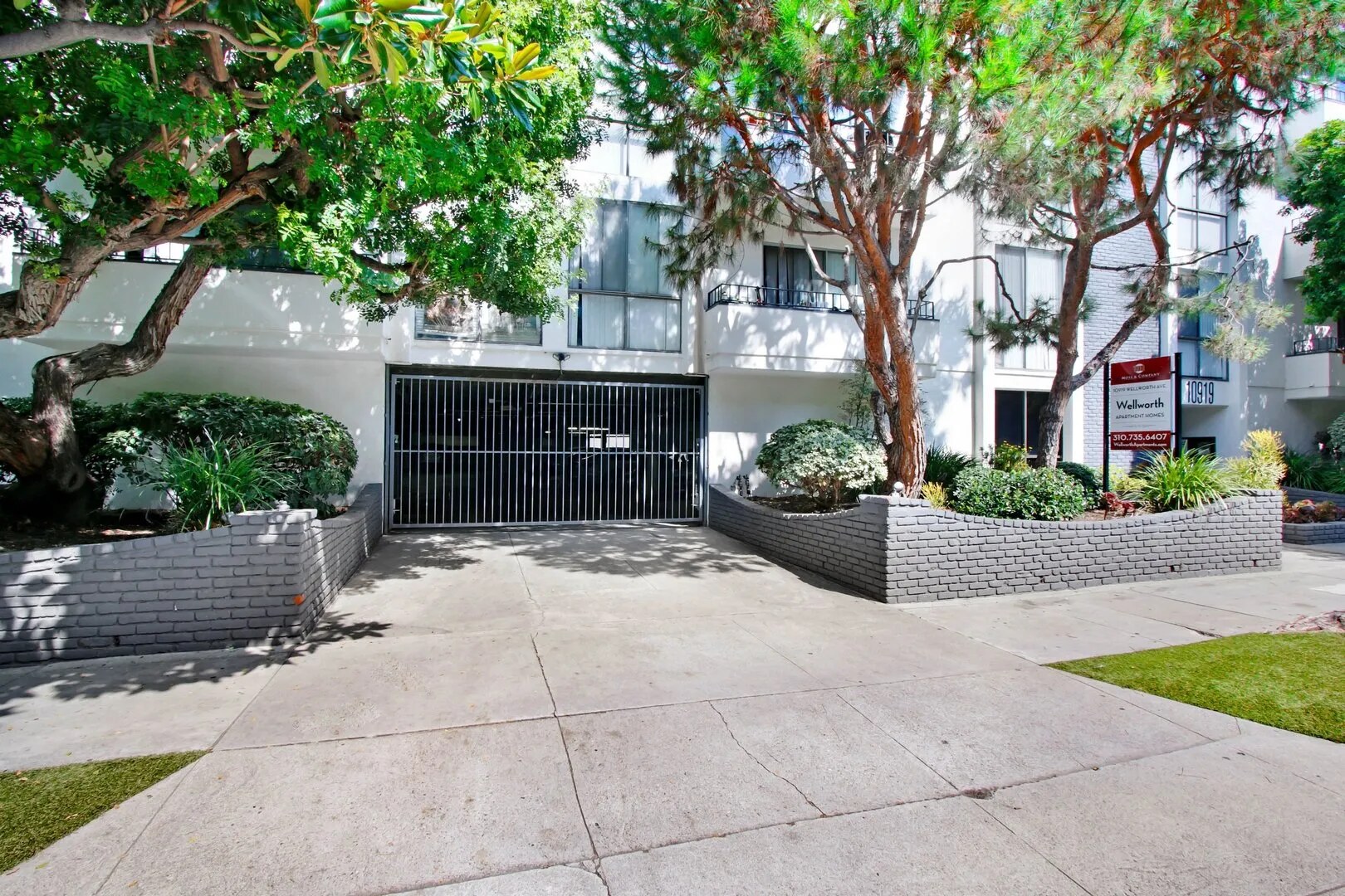 Wellworth Apartments Exterior