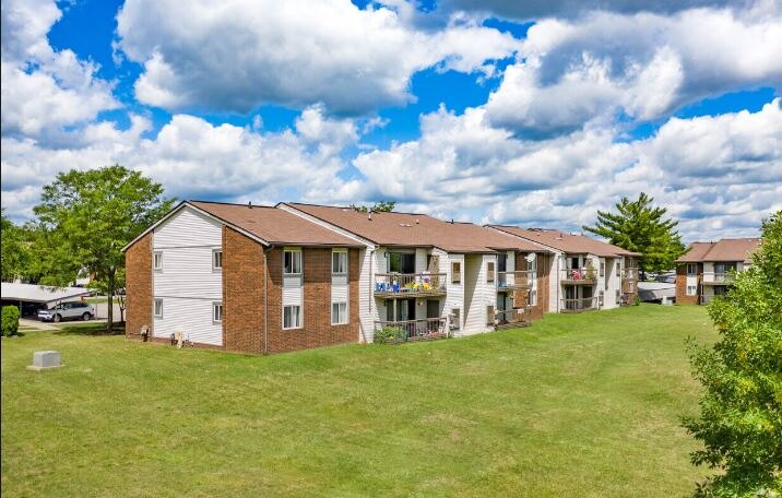 Woodside Apartments exterior