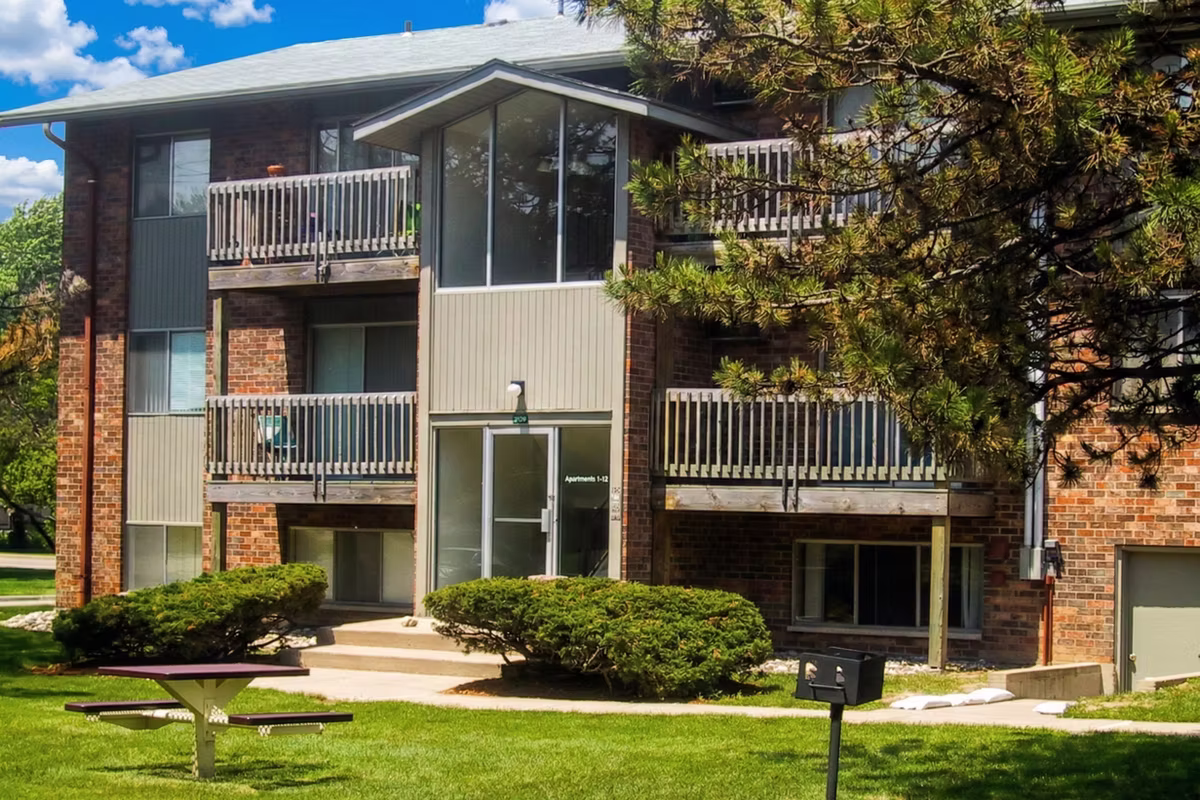 Woodside North Apartments Amenities