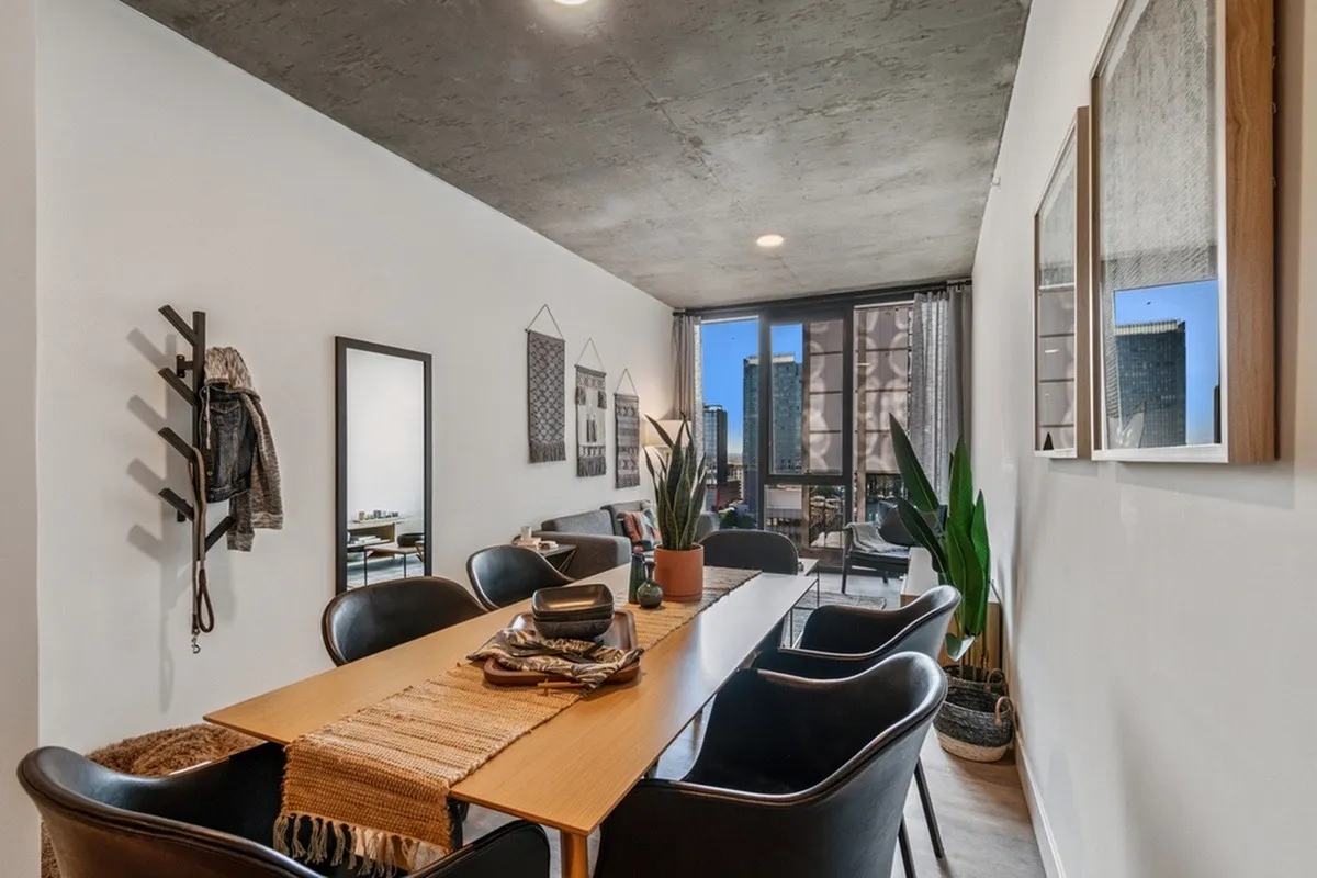 X Phoenix Amenities