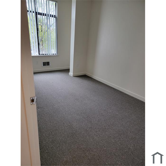 Acton Courtyard Amenities