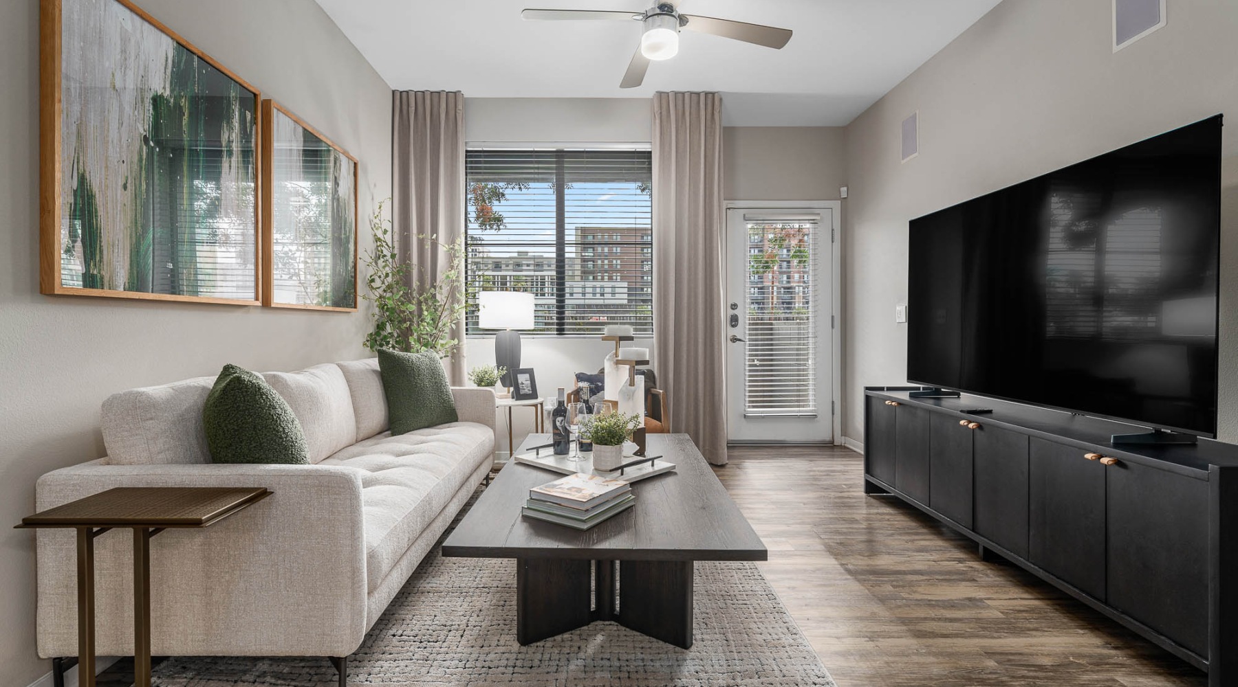 601 Pax Amenities