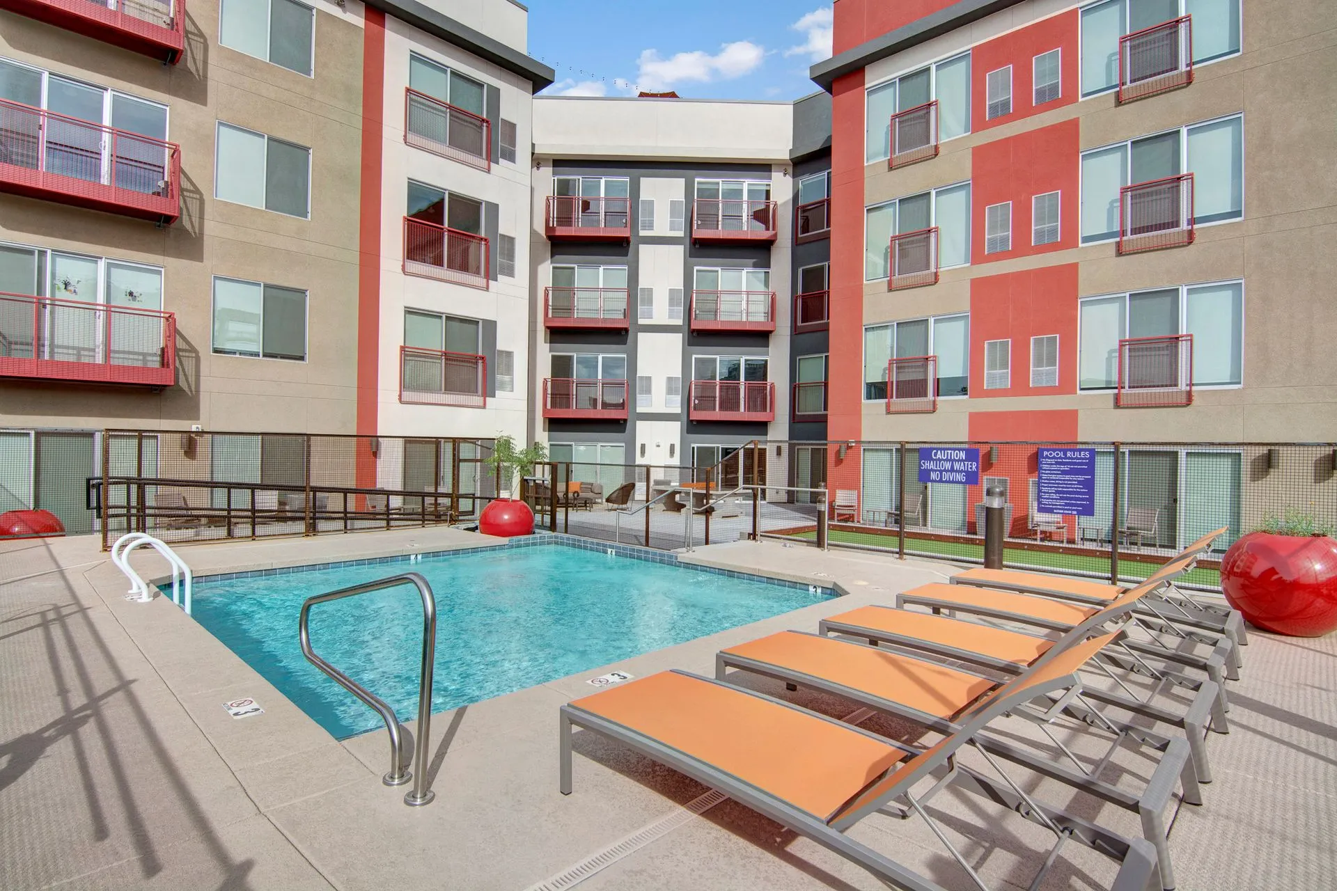 Proxy 333 exterior