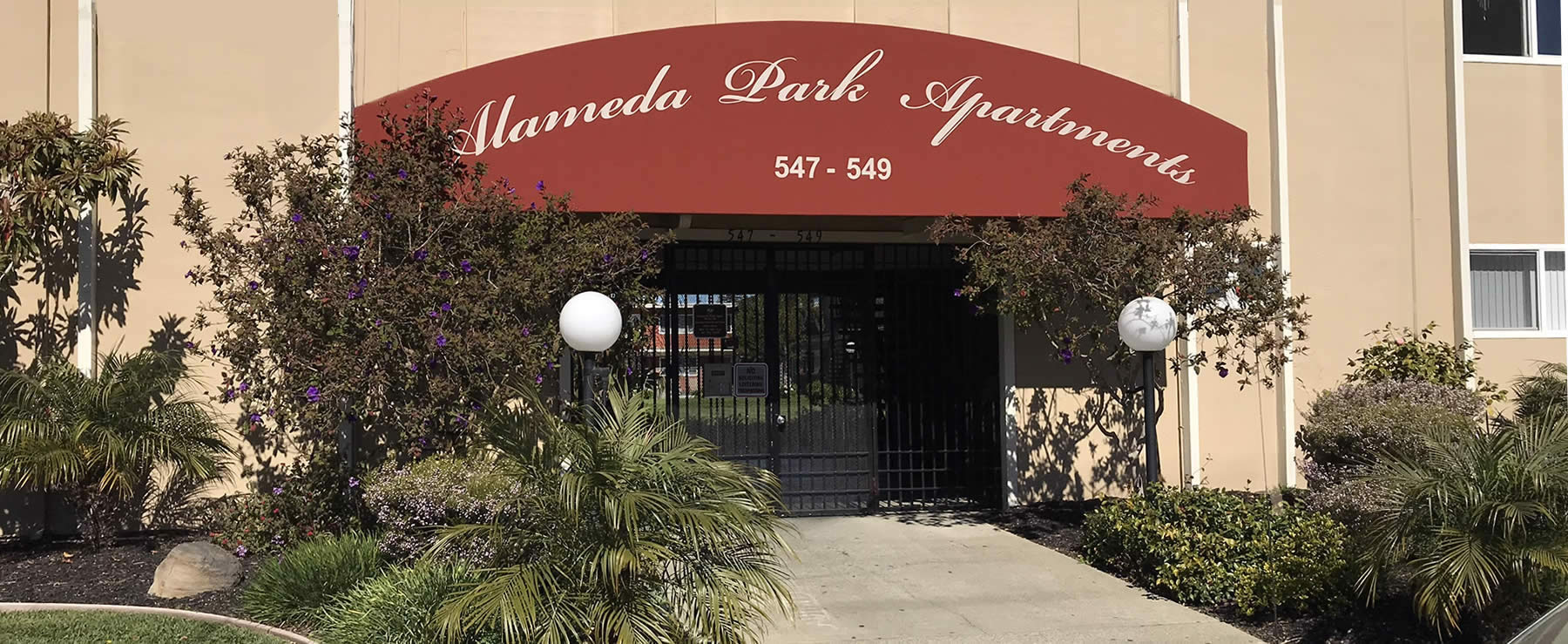 Alameda Park Apartments Exterior