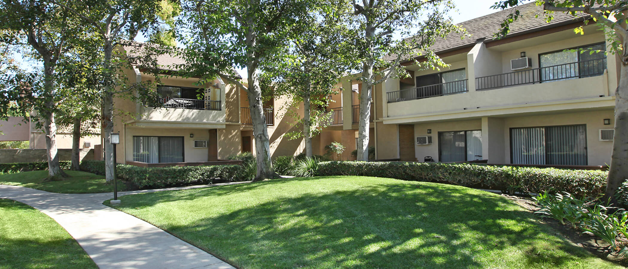 Mesa Pines Apartments exterior