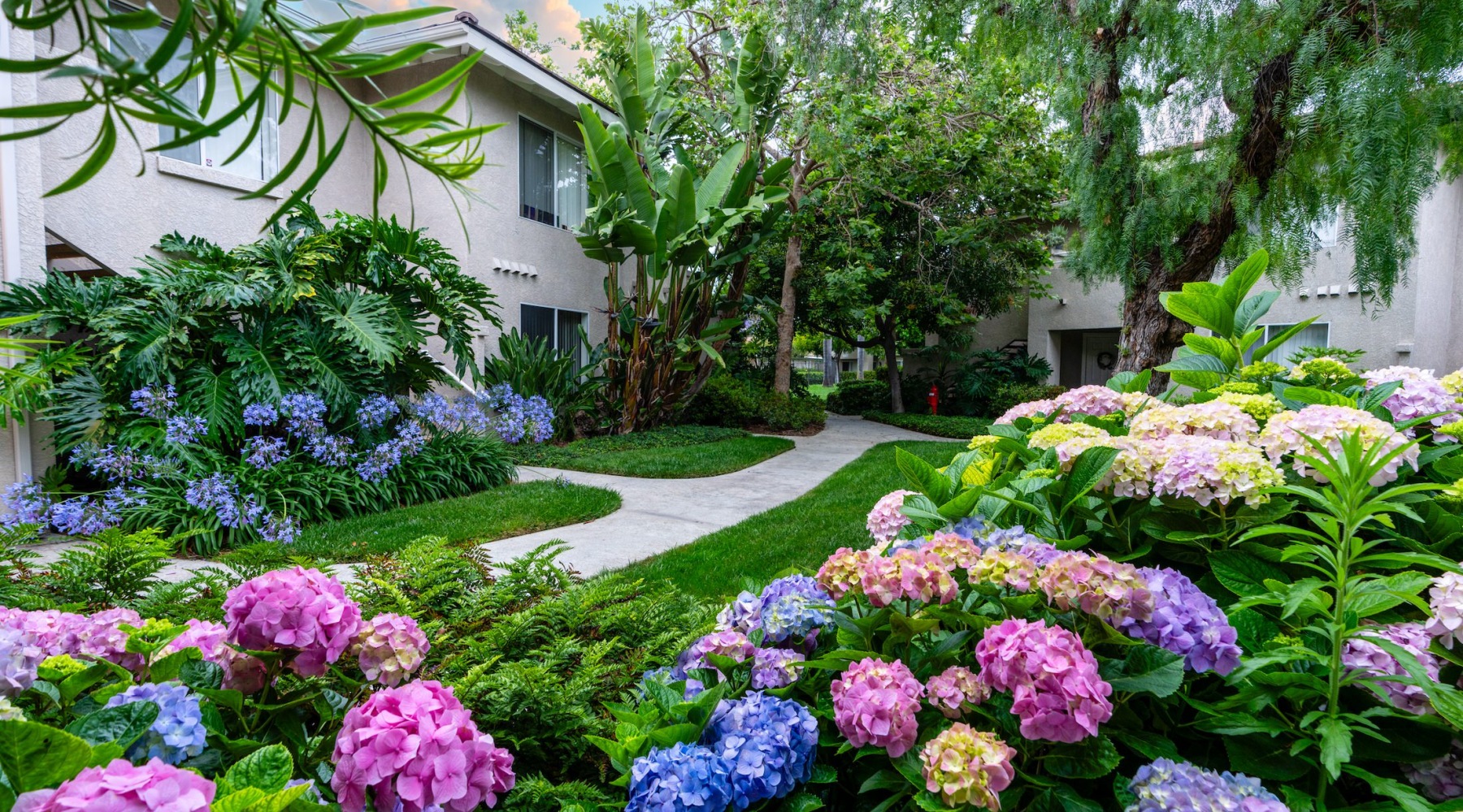 Santa Fe Village Amenities