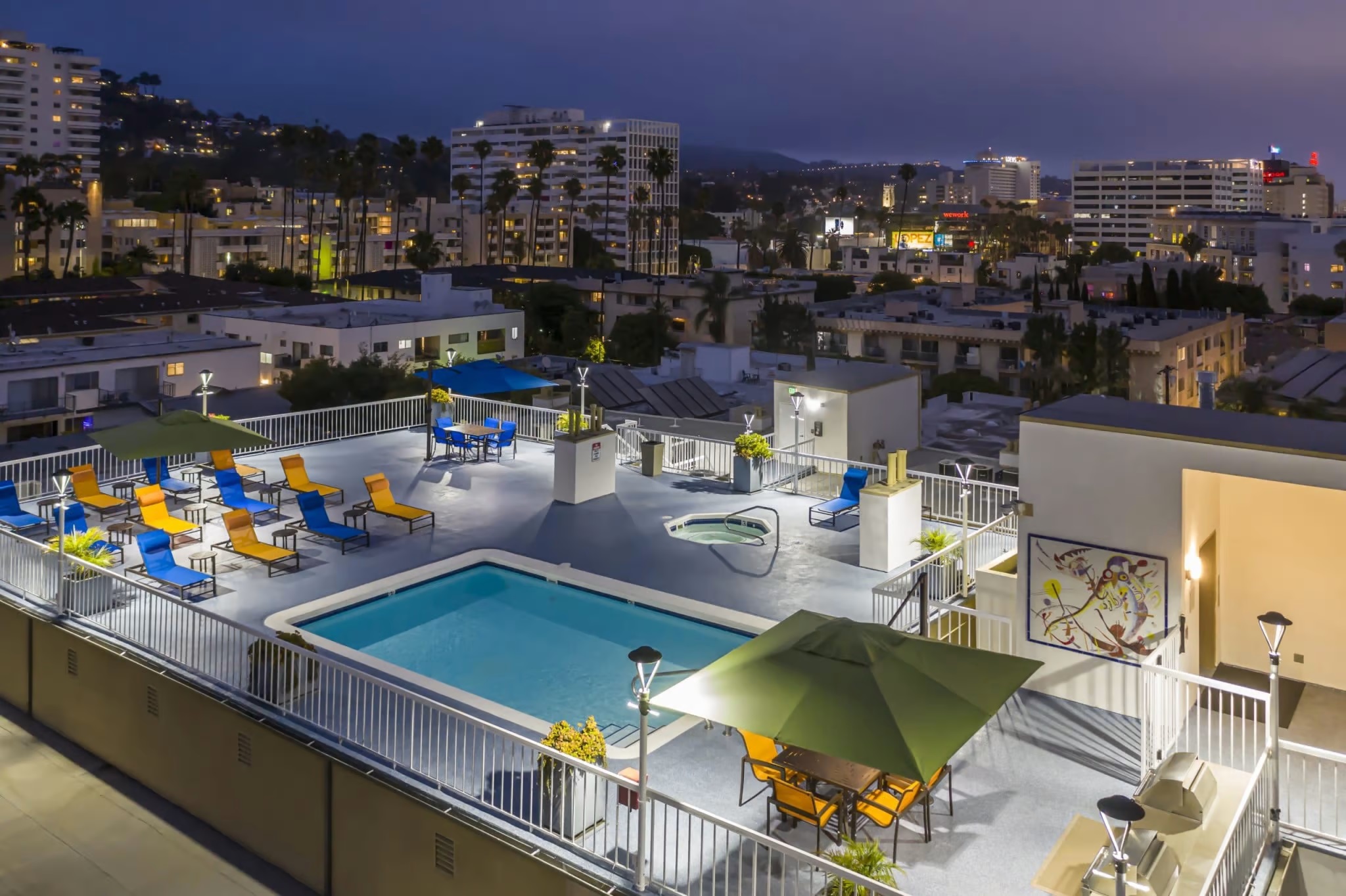 Sutton Place Hollywood exterior