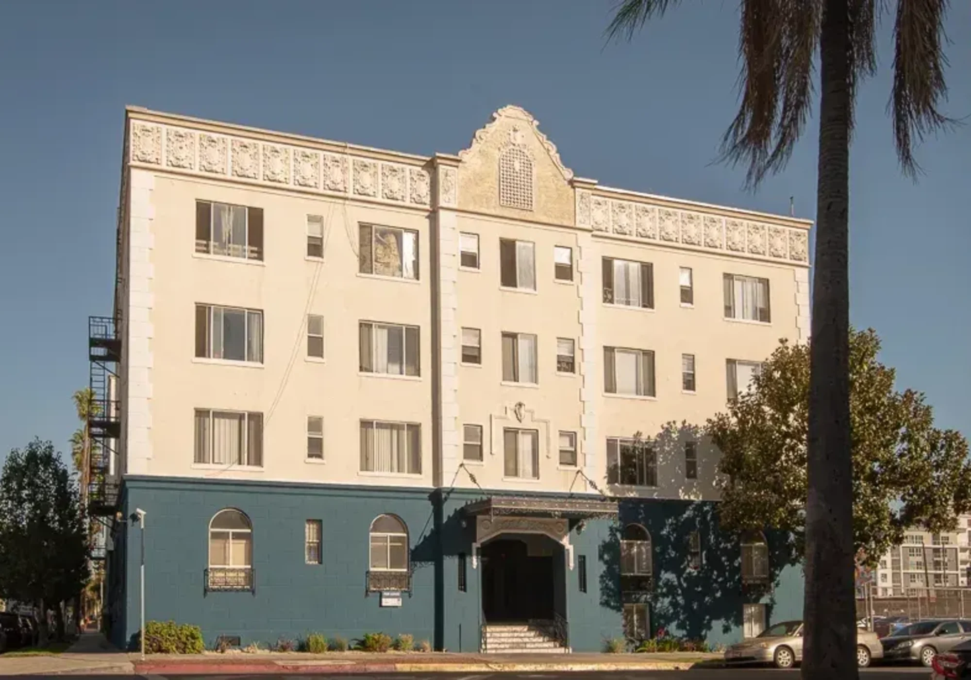 Westmoreland Apartments Koreatown exterior