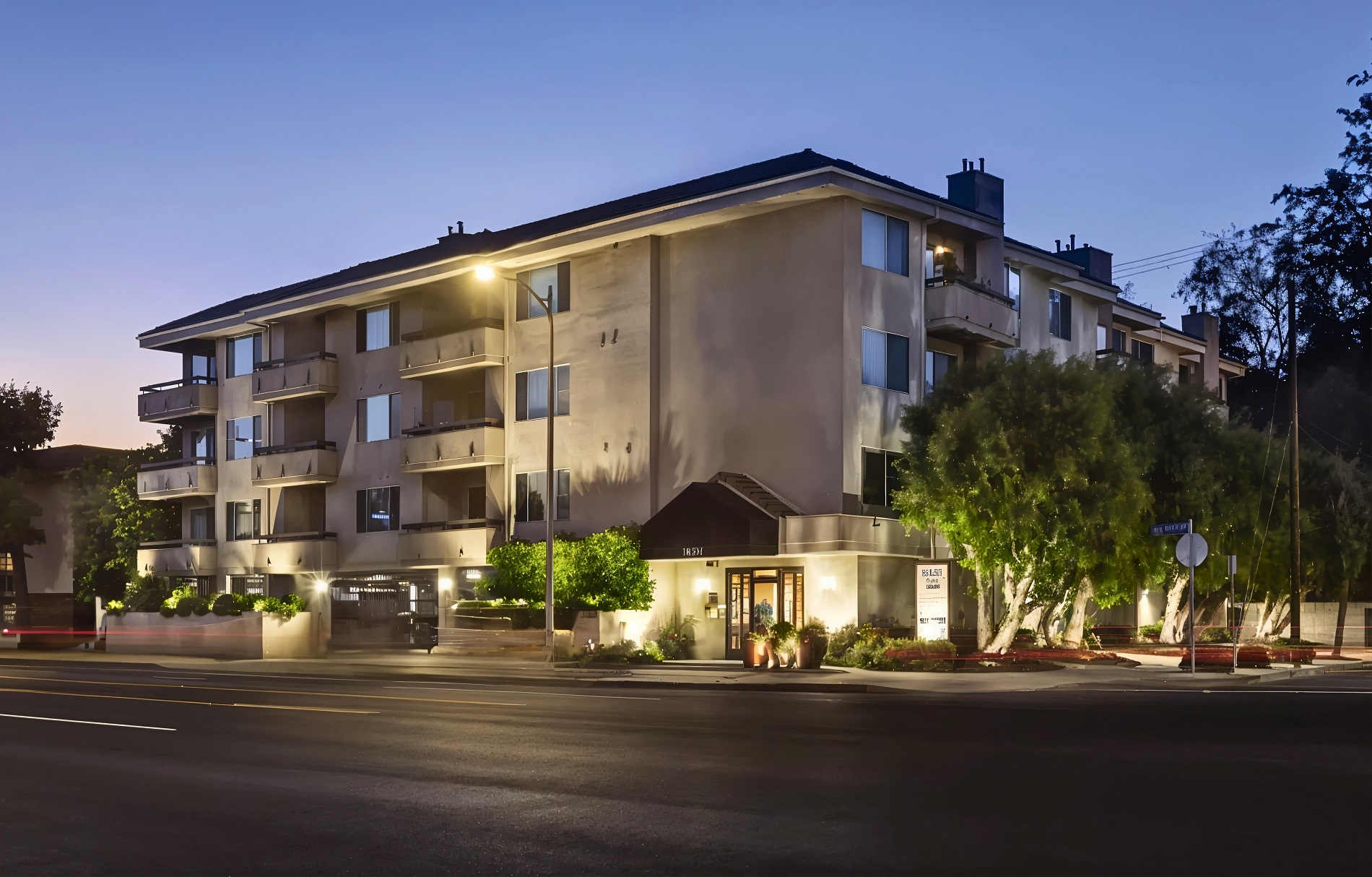 Toluca Place Apartments exterior